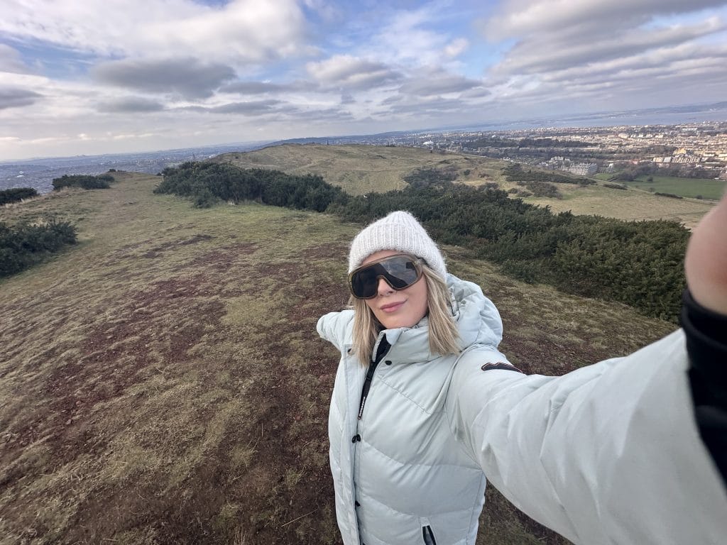 TRAVEL INFLUENCER 2025