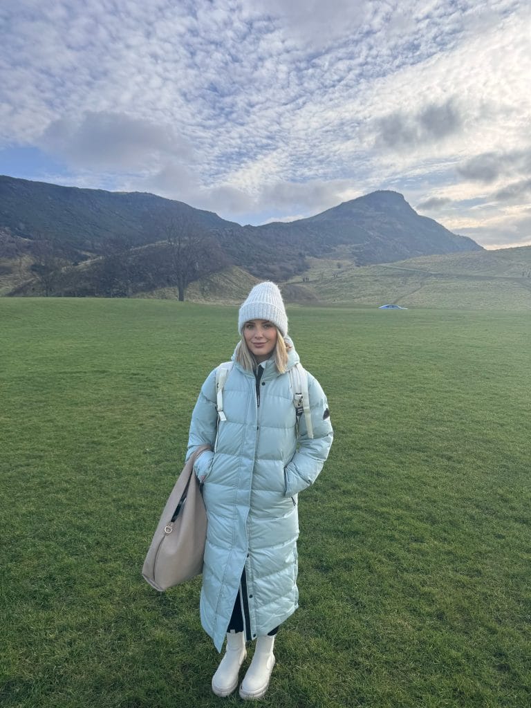 TRAVEL INFLUENCER 2025